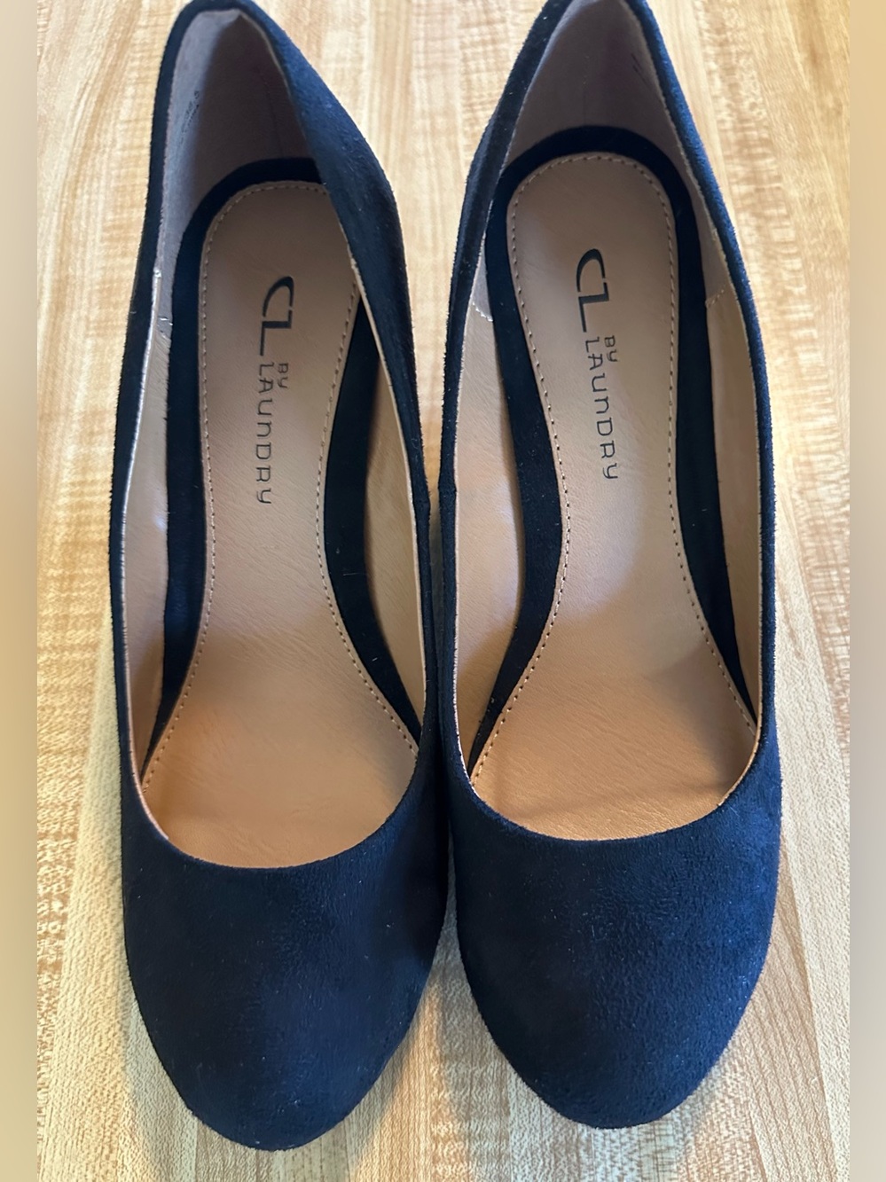 CL by Laundry Women's Black Suede Block Heel Pumps